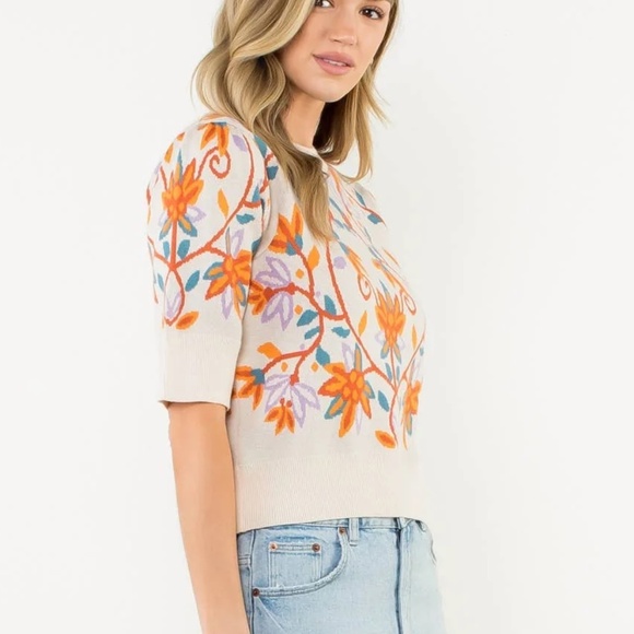 NWT Short Sleeve Floral Knit Top by THML - Picture 2 of 6